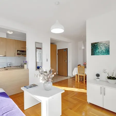 Santric - The Hill Apartman