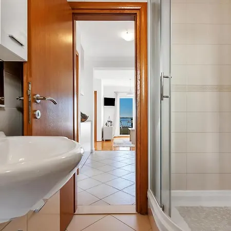 Santric - The Hill Apartman *