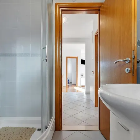 Santric - The Hill Apartman